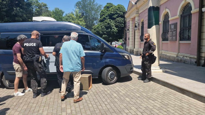 Безценното Вълчитрънско златно съкровище пристигна в Пловдив