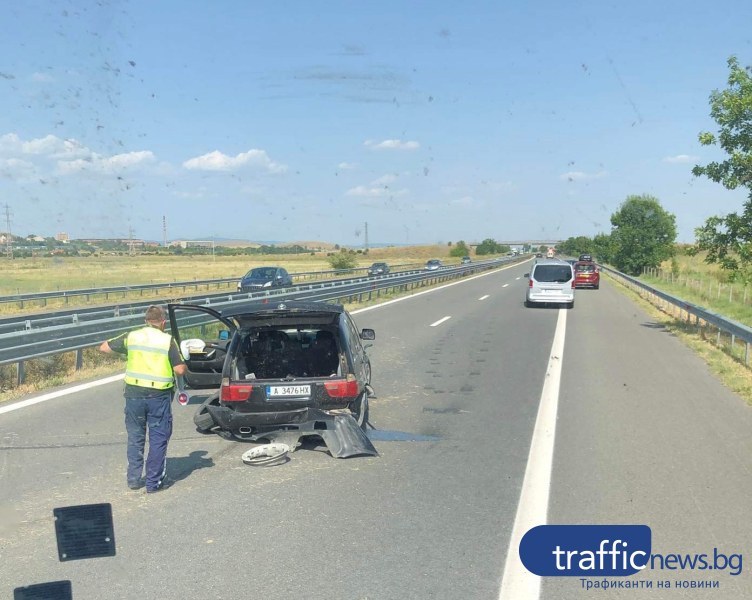 Самокатастрофирал автомобил затруднява движението на АМ “Тракия“
