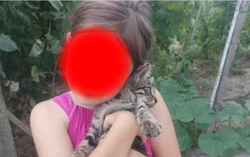 Самотна майка има нужда от помощ, за да отглежда детето си