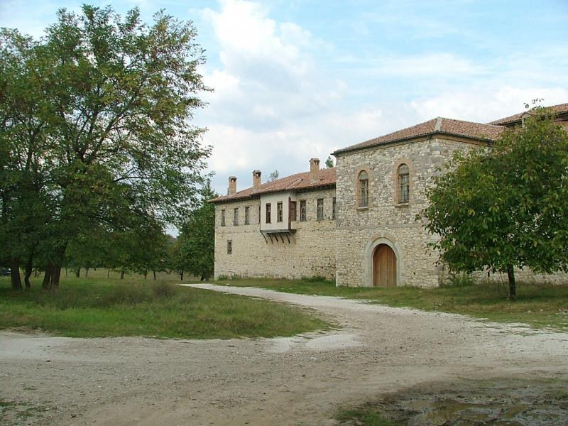 Възстановка и кулинарни изложби край Араповския манастир