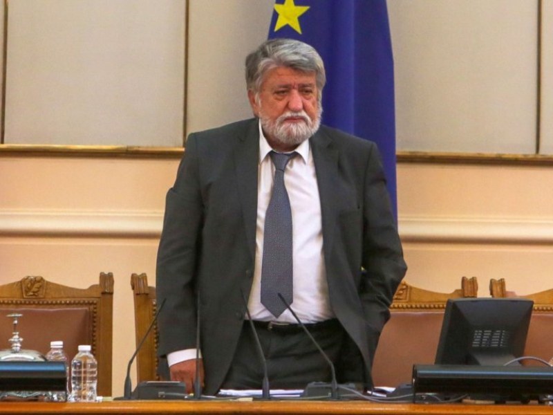 Вежди Рашидов: Всички ку*ви се събудиха да се сетят, че са били преди 15 години изнасилвани