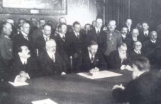 103-godini-podpisvaneto-zhestokiia-842.jpeg