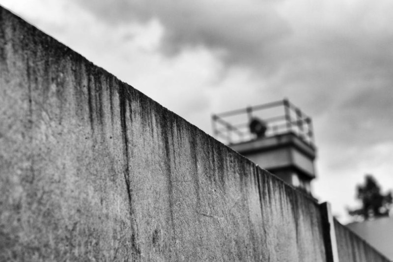 12 август - денят, в който започва изграждането на Берлинската стена