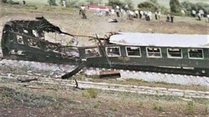 13 август в историята: Задържани са атентаторите от гара Буново, тръгват първите таксита