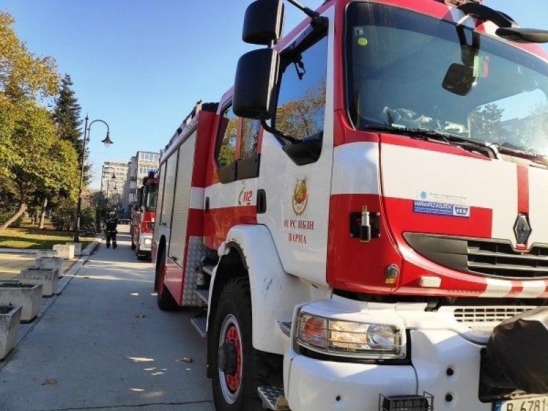 Пожар в Карловско, пламъците са обхванали труднодостъпна площ Пожар в Карловско, пламъците са обхванали труднодостъпна площ