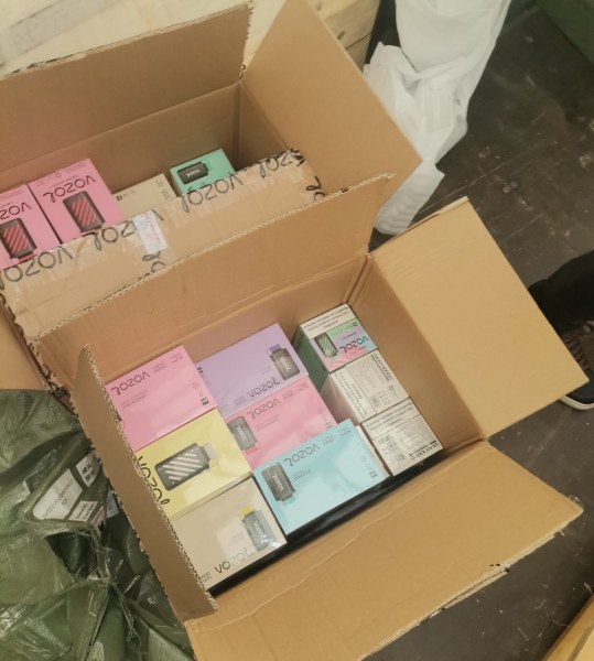 Голямо количество незаконни електронни цигари иззе полицията в Пловдив