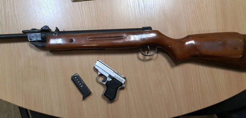 Спипаха мъж в Карловско с незаконни оръжия