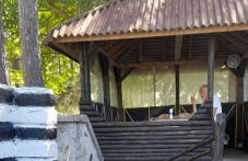 krasiva-besedka-rodopite-vpechatliava-984.png