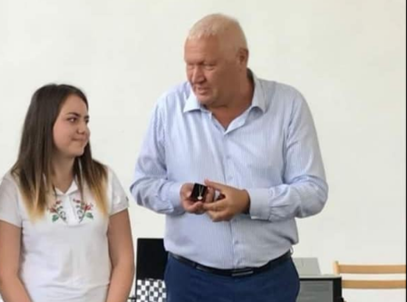 Бизнесмен ще награди Нургюл Салимова с 10 000 лв.