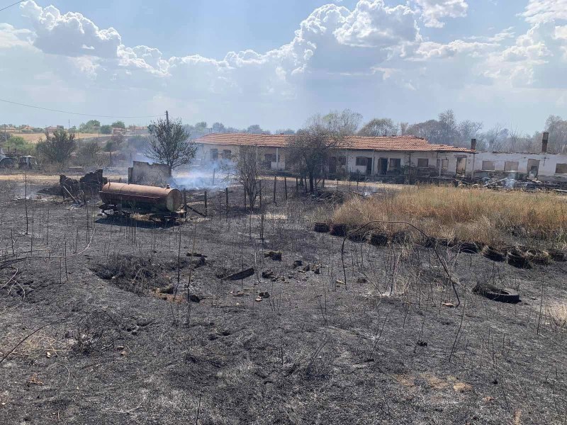 Разследват пожара в калояновското село Сухозем