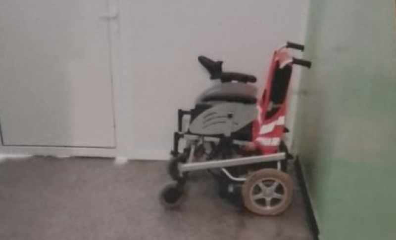 Пловдивчанин посегна на инвалидния стол на своя съседка