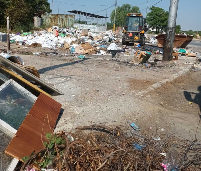 Поредна акция в Столипиново: “Чистота“ извози още 120 тона боклуци