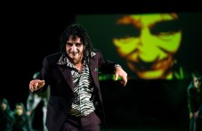 teatralnoto-filosofsko-priklyuchenie-747.jpg