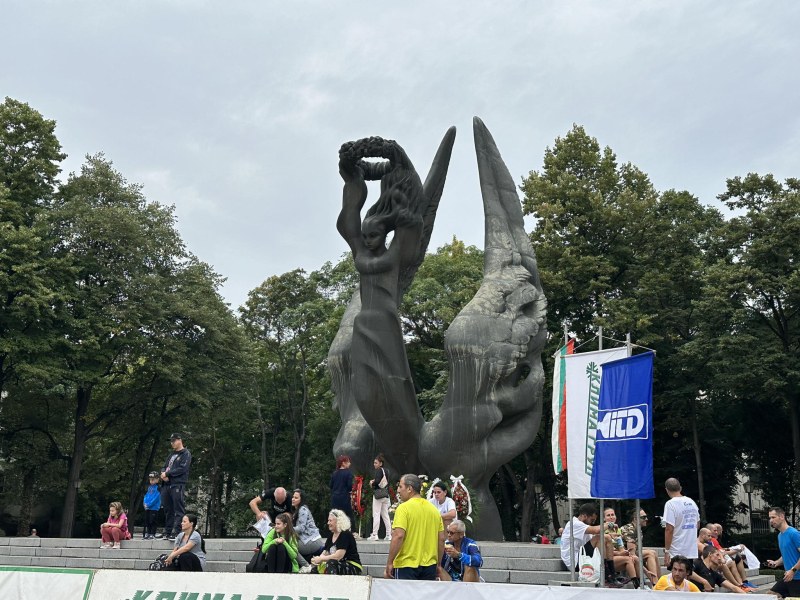 Близо 200 ентусиасти бягаха в маратона от Съединение до Пловдив