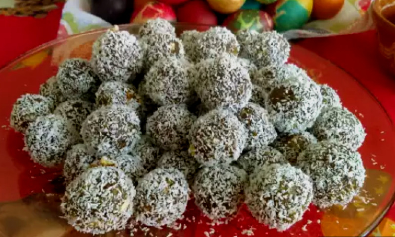 Бонбони с фурми и орехи - много вкусни, диетични и здравословни