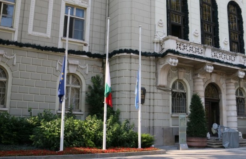 Утре е ден на национален траур, свалят знамената в Пловдив