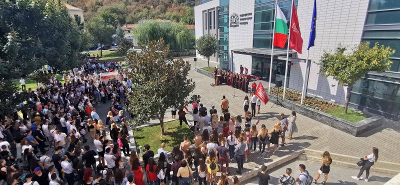 „Церемония на бялата манта“ за първи път в МУ-Пловдив