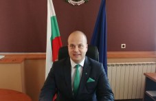 oblastniiat-upravitel-skapi-uchenitsi-612.jpg
