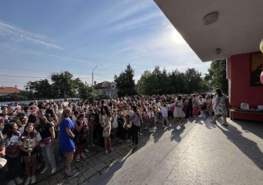 Откриха новата учебна година в Куклен, първолаци и деца от подготвителна прекрачиха прага