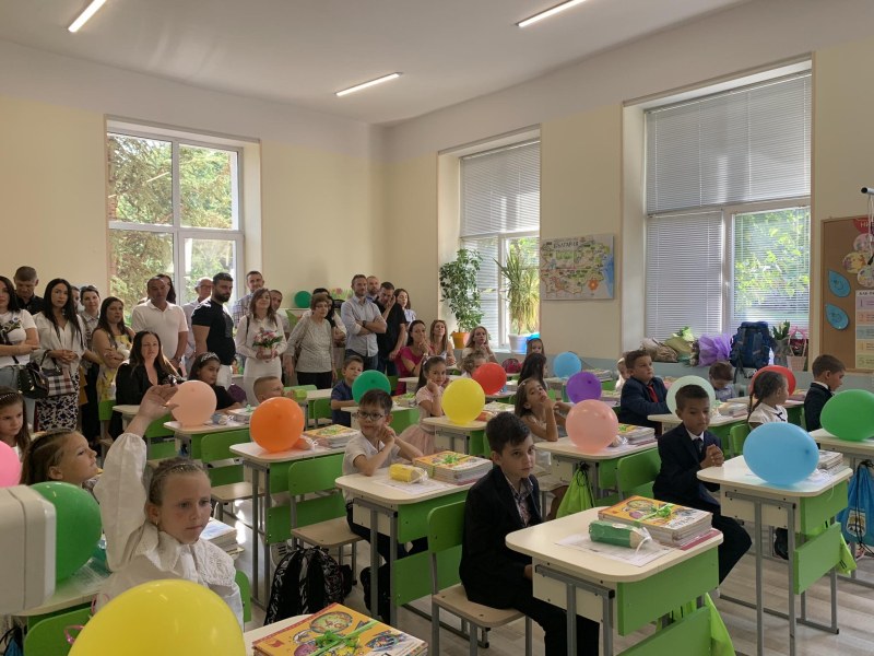 Тържествен и емоционален първи учебен ден в община „Родопи“
