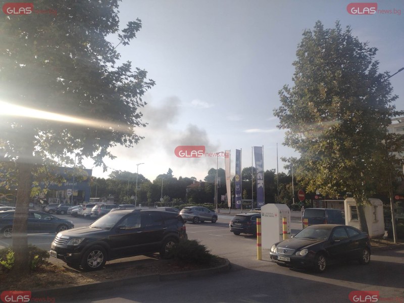 Отново гъст черен дим над Пловдив, отново сирени на пожарни в Кършияка