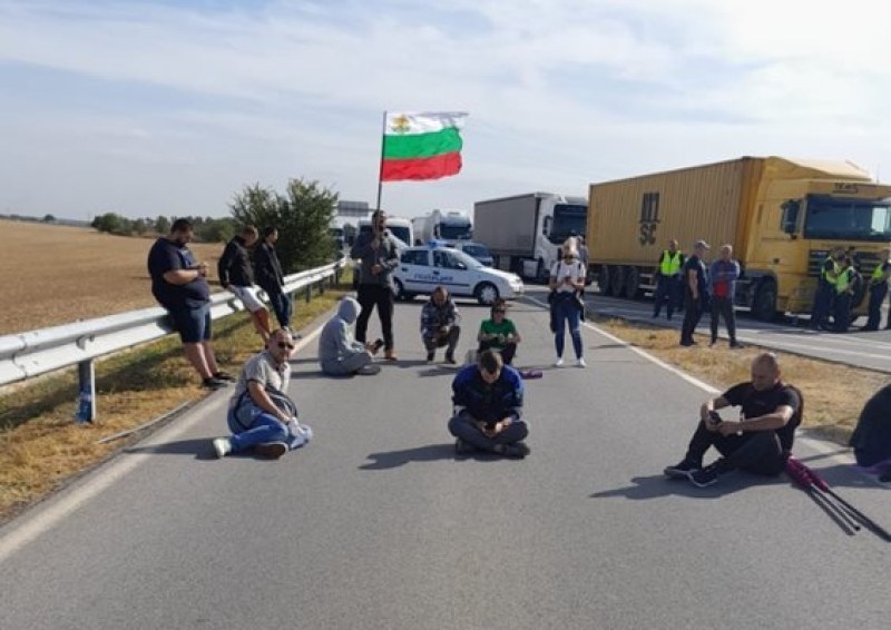 Блокада на АМ “Тракия“ и Подбалканския път, протестират миньори и енергетици