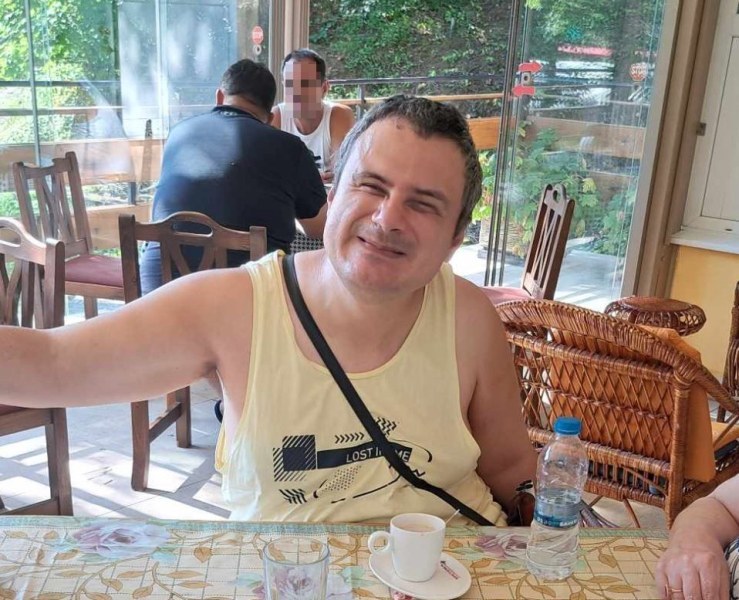 Добри е незрящ, търси си асистент, за да води малко по-нормален живот