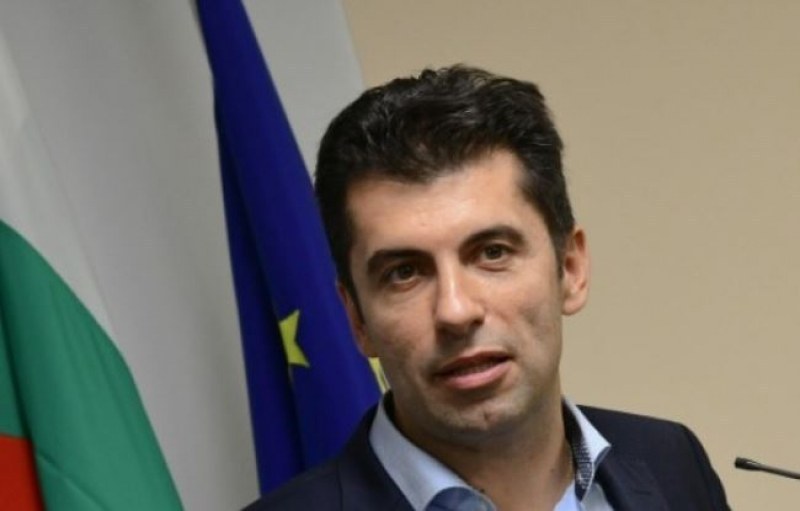 Прекратиха делото за гражданството на Кирил Петков