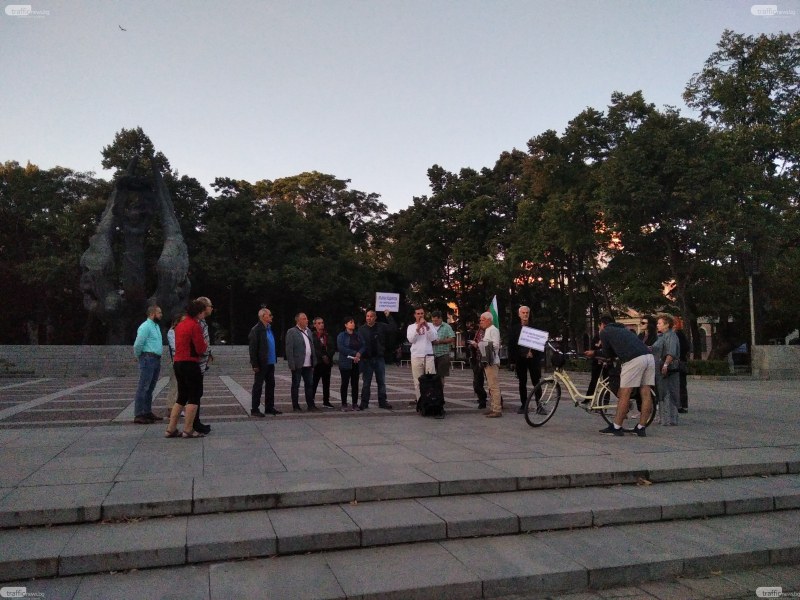 Протестът енергетиците в Пловдив се оказа просто партийна и проруска пропаганда