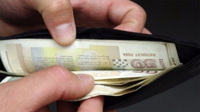 Минималната работна заплата ще стане 933 лв.