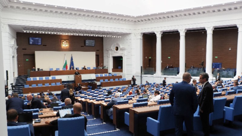 Гласуват вота на недоверие към правителството утре