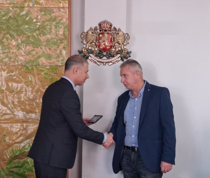 Изпратиха с почести в пенсия шефа на Охранителна полиция в Пловдив