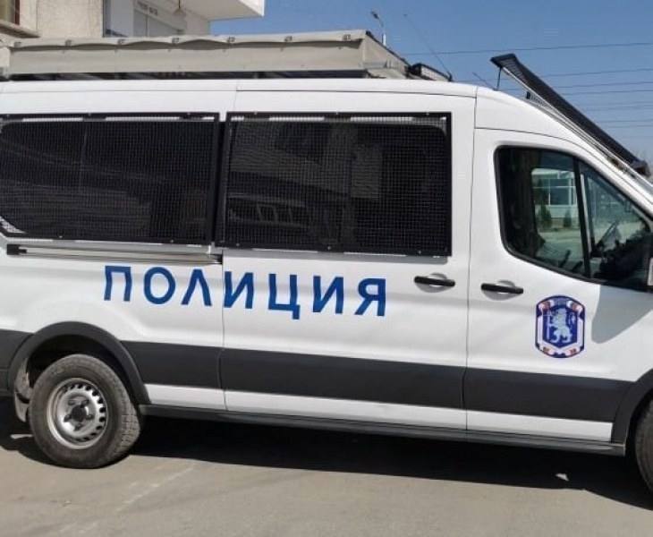 Полиция влезе в Столипиново, удариха каравана с дрога