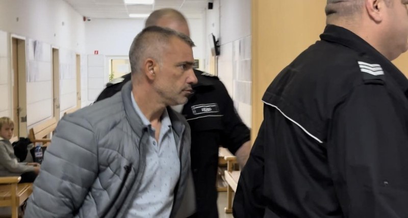 Пуснаха срещу парична гаранция мъжа, разбил стъкло на микробус в Кючука