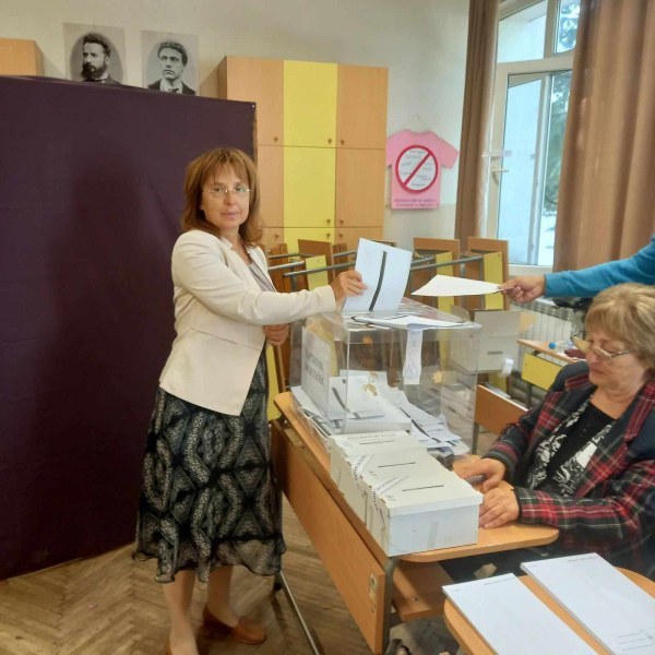 Савина Петкова: Гласувах, защото е време да подредим града си Савина Петкова: Гласувах, защото е време да подредим града си