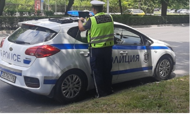 Хванаха пиян пловдивчанин да шофира поверения му служебен бус