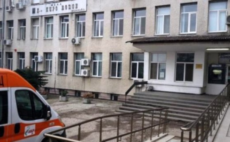 Ударената от кола жена в Карлово е в болница, няма опасност за живота й