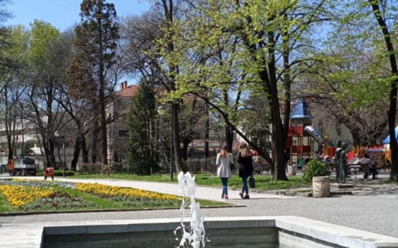 Вторник в Пловдив -  предимно слънчев и все още приятно топъл за сезона