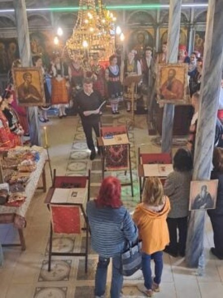 Почетоха паметта на починалите самодейци край Карлово