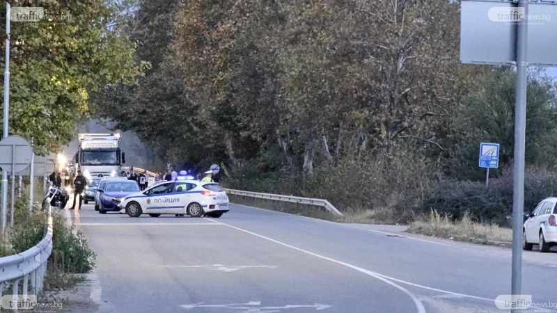 Близки на Ангел и Митко блокираха пътя Пловдив - Пазарджик