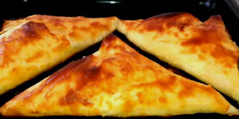 Домашни триъгълни банички с извара - уникално вкусни