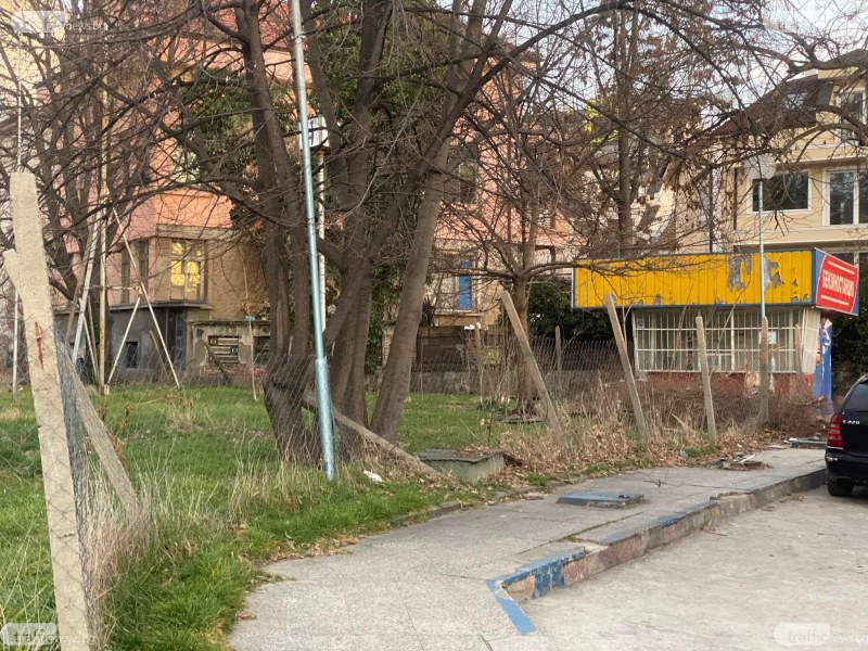Бивша бензиностанция на пъпа на Пловдив ще става търговски център.