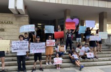 nito-edna-poveche-protest-sreshtu-815.jpg