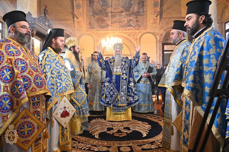 Митрополит Николай уважи Калоферския манастир навръх Въведение Богородично