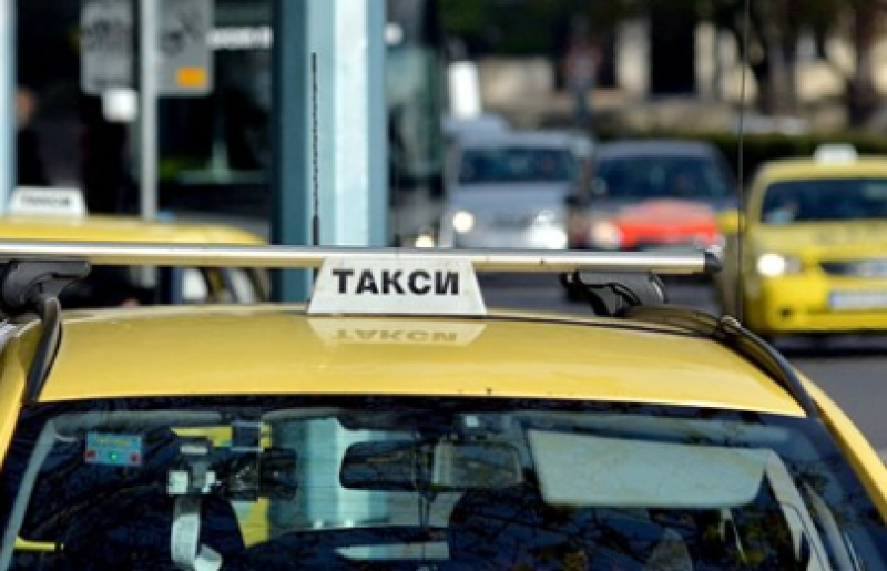 Таксиджия “одра“ възрастни хора в Пловдив