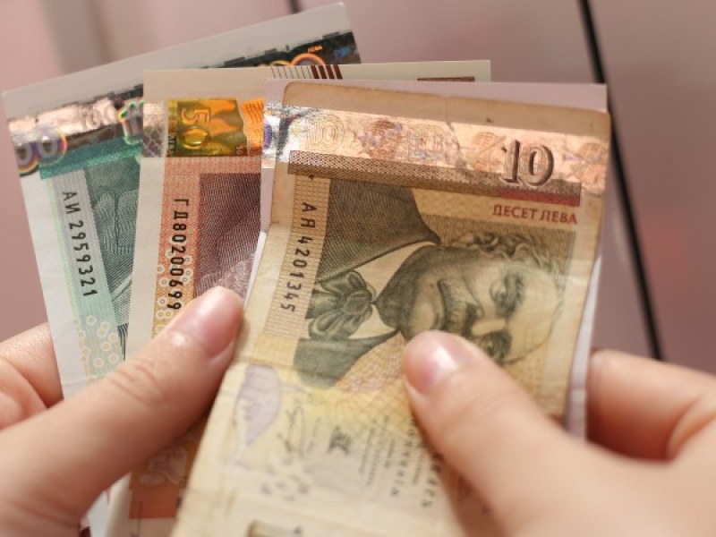 При болнични работещите ще получават повече пари