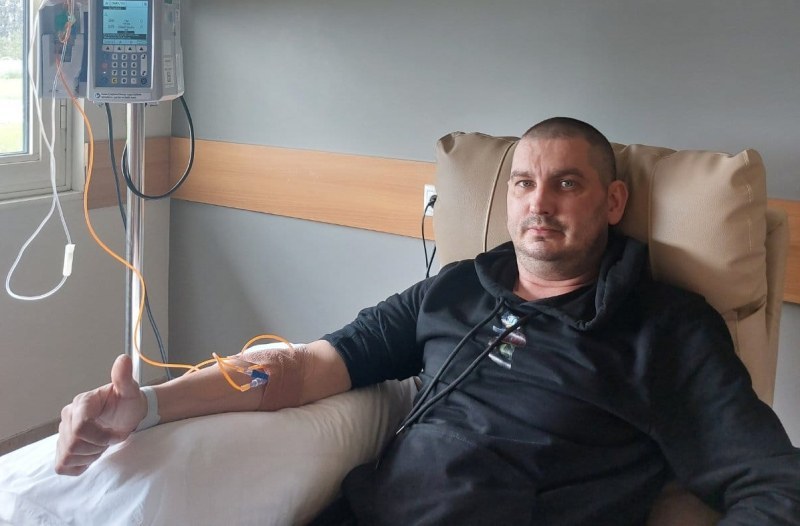 Млад мъж, баща на две деца, има нужда от помощ, за да живее