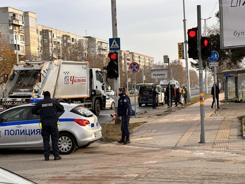 82-тодишна е жената, блъсната и убита от камион за смет в Пловдив