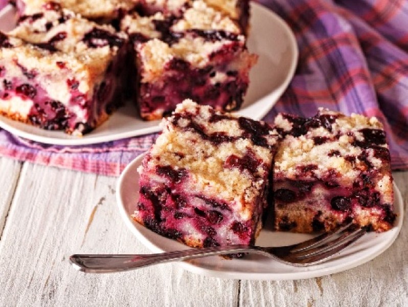 Сладкиш с мед, орехи и боровинки - вкусен и подходящ за постите