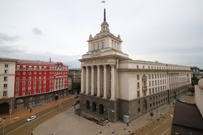 Конституционната комисия заседава извънредно по промените в Основния закон